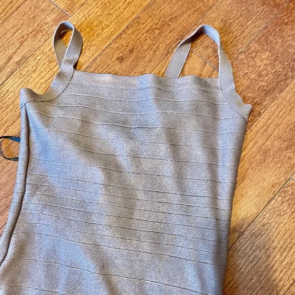 GUESS by marciano Gold Muse Bandage Gown size Xs - Picture 5 of 10